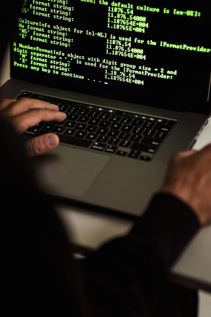 Hackerangreb rammer britisk industri: Hver tredje producent er berørt